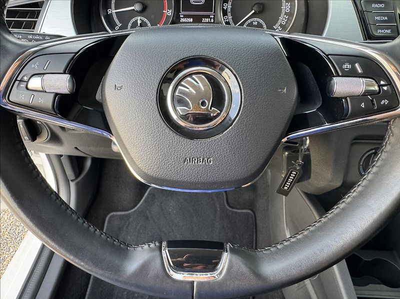 Škoda Fabia 1,0 TSI DPH tažné 1maj původČR - fotka 31 z 50