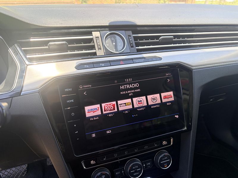 Volkswagen Passat 2.0TDI 110KW HIGHLINE DSG LED - fotka 22 z 46