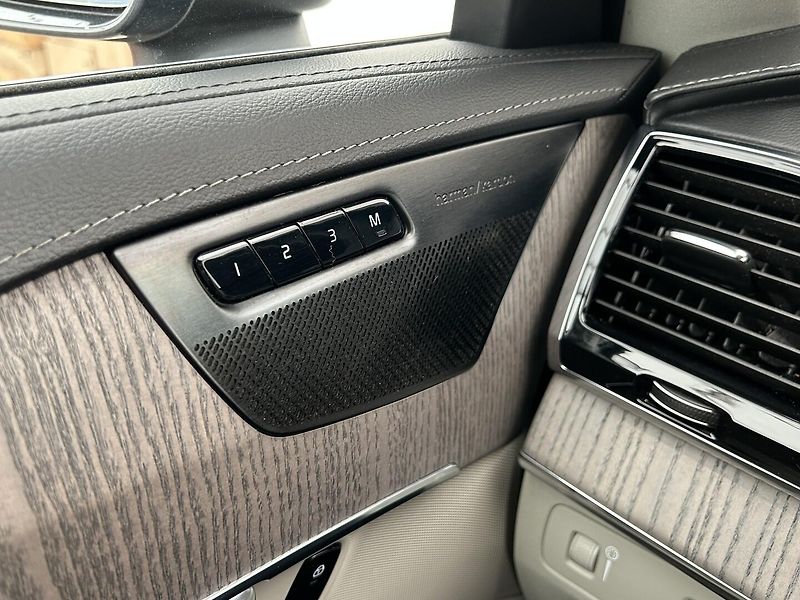 Volvo XC90 2.0 B5 4x4 Inscription - fotka 18 z 36