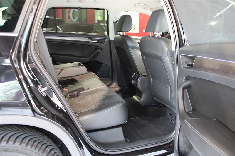 Škoda Kodiaq TDi DSG 4x4 Style ACC/Fullserv - fotka 28 z 33