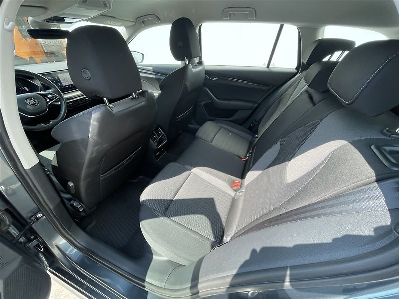 Škoda Octavia 1,4 TSI DSG Combi Ambition  iV - fotka 17 z 24