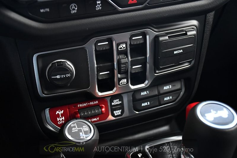Jeep Wrangler 3.6L AWD RUBICON 4tisKM - fotka 32 z 52