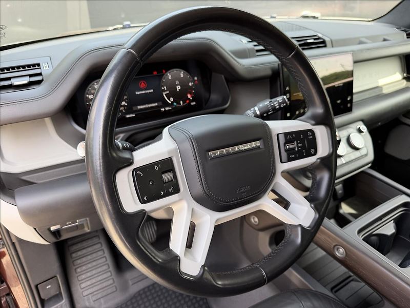 Land Rover Defender 3,0 130 D300 First Ed. 8MÍST - fotka 11 z 50