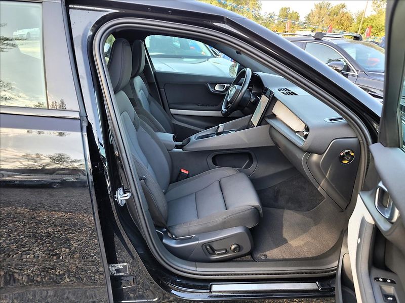 Polestar 2 0,0 300kw,AWD,MATRIX,SOH 91,5% - fotka 12 z 50