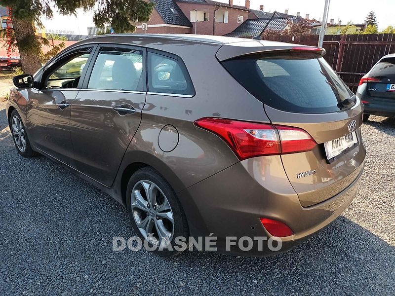 Hyundai i30 (2013) 1.6CRDi, ČR, Bixen, kůže - fotka 2 z 3