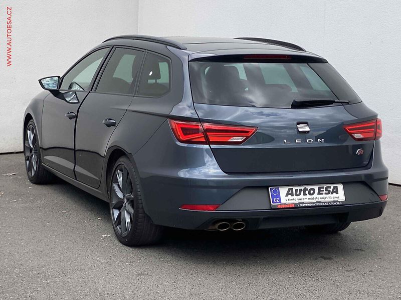 Seat Leon (2019) 1.5 TSi, FR, DSG, panor - fotka 6 z 18