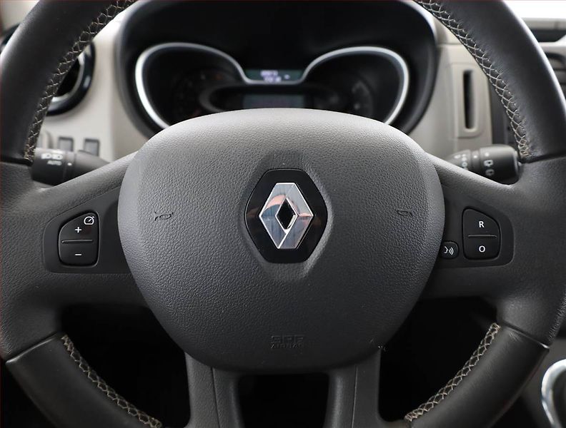 Renault Trafic (2017) 1.6 dCi, Bus, 8Míst, ČR, DPH - fotka 12 z 16