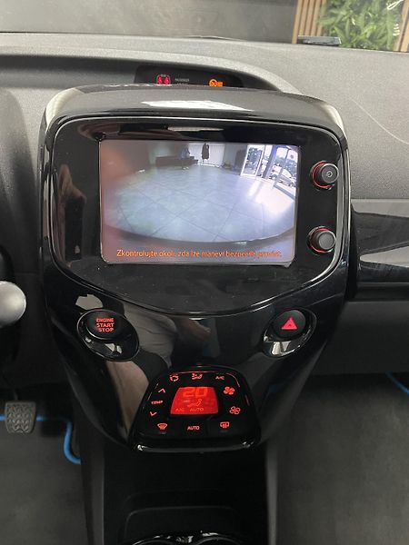 Toyota Aygo 1.0 i AUTOMAT REZERVACE  - fotka 26 z 27