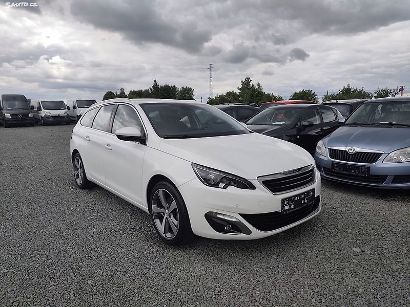Peugeot 308 (2015) - fotka 8 z 40