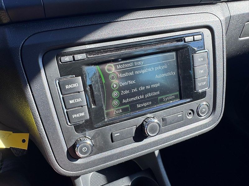 Škoda Roomster (2011) 1,2 TSI 77 KW KILOMETRY TAŽNÉ - fotka 33 z 50