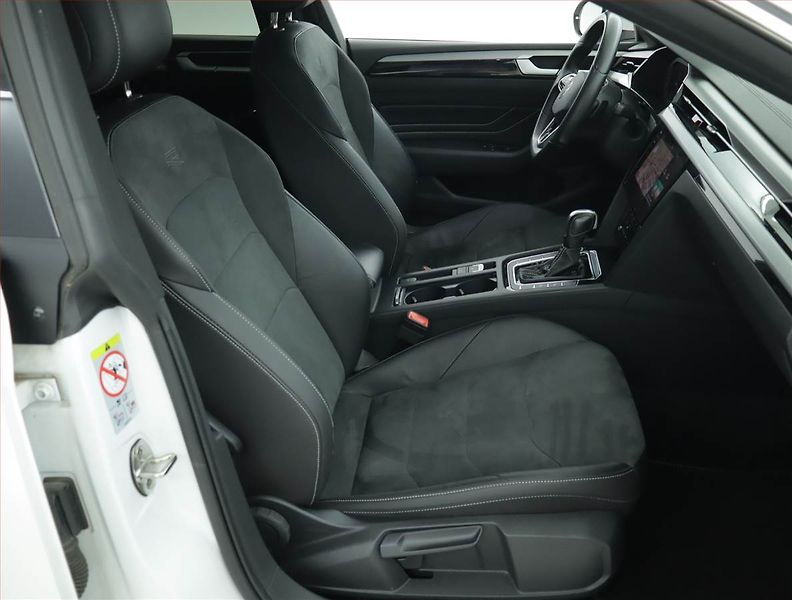 Volkswagen Arteon (2023) R-line 2.0 TDI - fotka 9 z 18