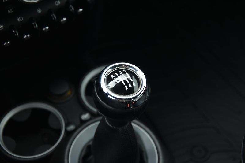 Mini Cooper S 1.6T 135kW ČR - fotka 17 z 18
