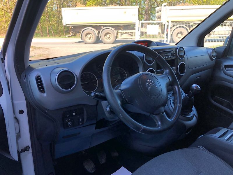 Citroën Berlingo (2015) 1.6 HDi XTR - fotka 17 z 28