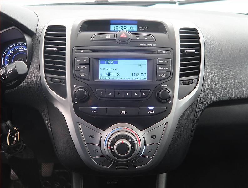 Hyundai ix20 (2012) 1.4 CVVT - fotka 12 z 16