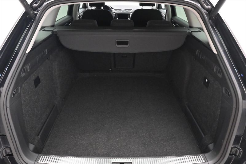Škoda Superb 2,0 TDI 110 kW DSG Style Záruk - fotka 10 z 32