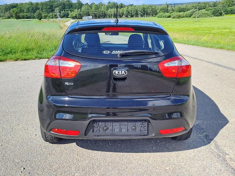 Kia Rio 1.3 PĚKNÝ STAV 1. MAJITEL - fotka 6 z 34
