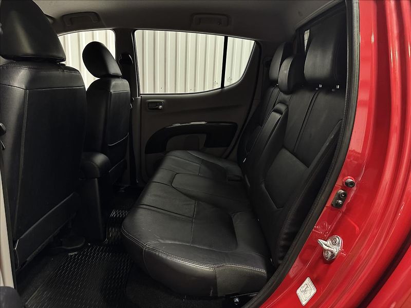 Mitsubishi L200 2.5DI-D INTENSE 4WD HARDTOP - fotka 25 z 35