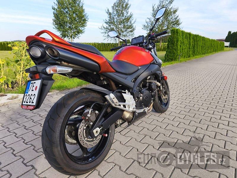 Suzuki GSR 600 (2008) - fotka 7 z 11