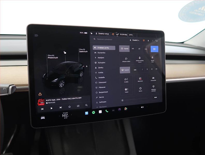 Tesla Model Y (2023) Long Range AWD 75kWh, SoH 91% - fotka 19 z 33