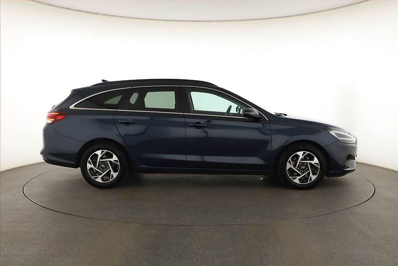 Hyundai i30 (2025) Style 1.0 T-GDI - fotka 6 z 20