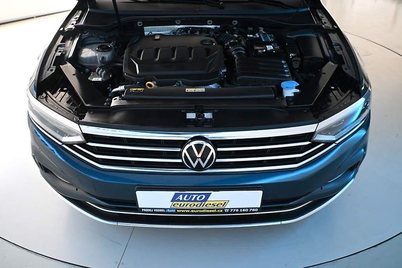Volkswagen Passat (2022) 2.0 ELEGANCE LED MATRIX ACC Ta - fotka 30 z 32