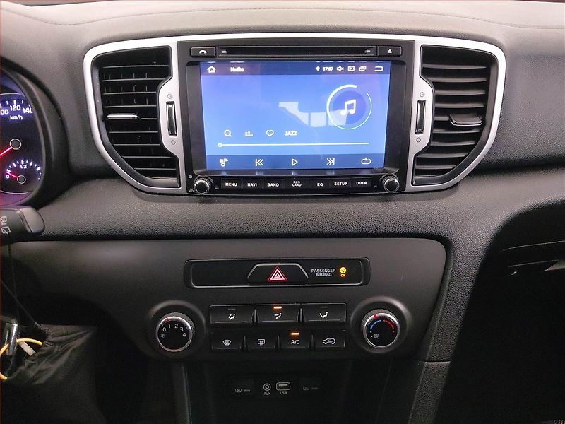 Kia Sportage (2016) 1.6 GDI, Serv.kniha, Xenony - fotka 12 z 17