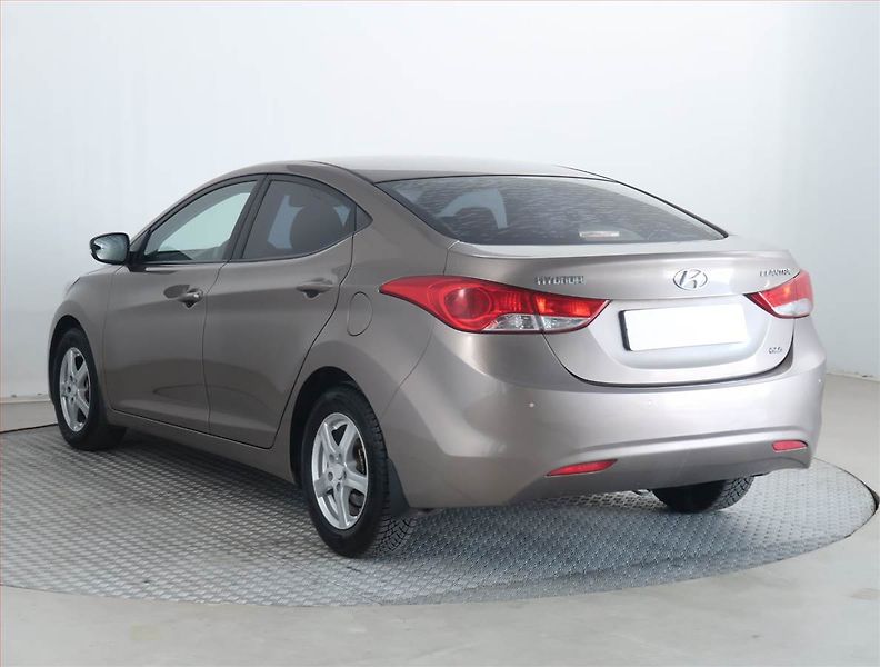 Hyundai Elantra (2011) 1.6, Serv.kniha, Tempomat - fotka 4 z 16