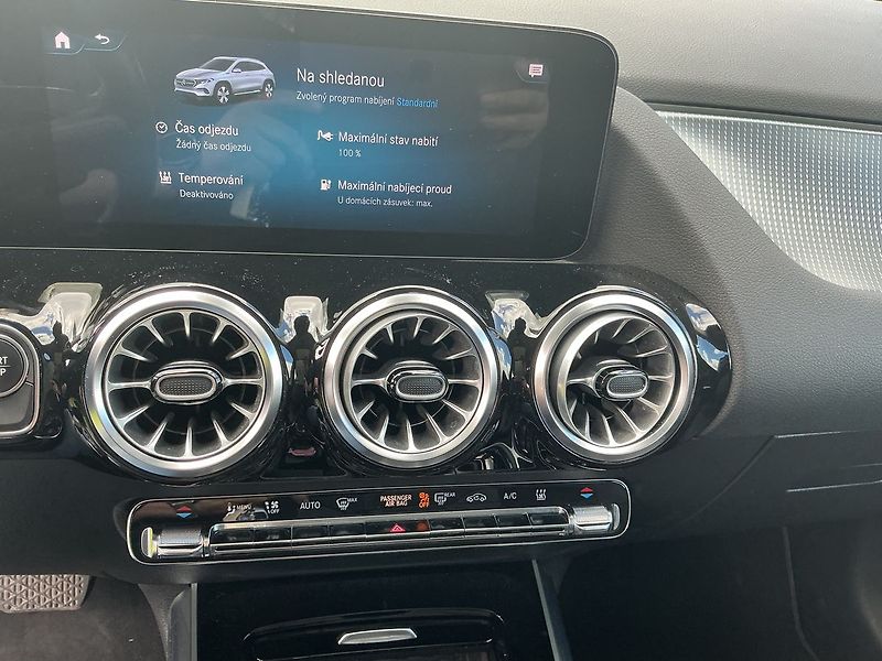 Mercedes-Benz EQA 300 Advancet 4MATIC - fotka 13 z 28