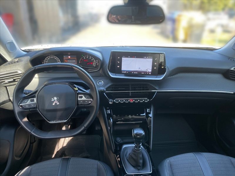 Peugeot 2008 1,5 BHDi 110 ALLURE - fotka 9 z 11