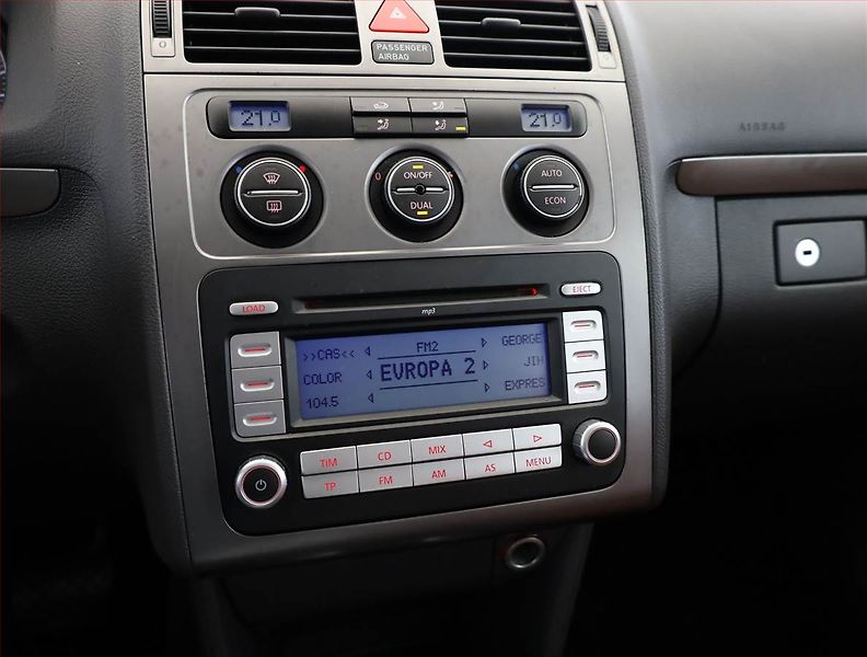 Volkswagen Touran (2008) Cross 2.0 TDI, Automat, Xenony - fotka 9 z 12