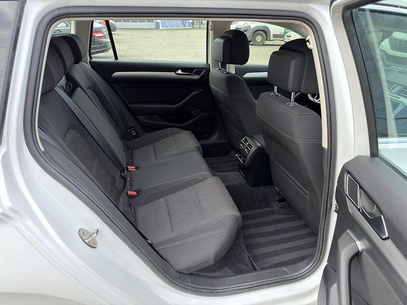 Volkswagen Passat 2.0 TDI 110 kW 4x4 navigace - fotka 10 z 24