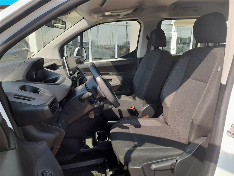 Peugeot Rifter 1,5 BlueHDi Active - fotka 17 z 20