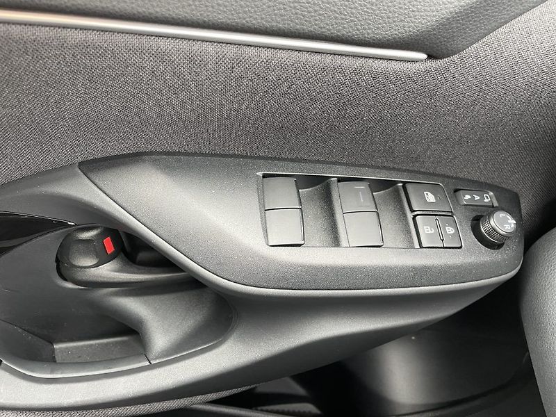 Toyota Yaris Cross 1.5 Hybrid 4x4 130k - fotka 27 z 29