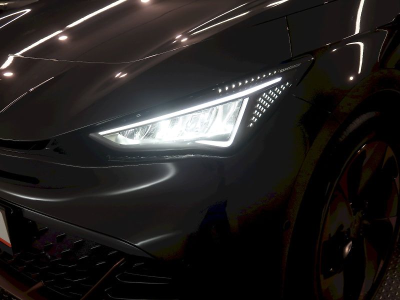 Cupra Born (2022) 150KW 62kWh TEPELNÉ ČERPADLO N - fotka 10 z 34