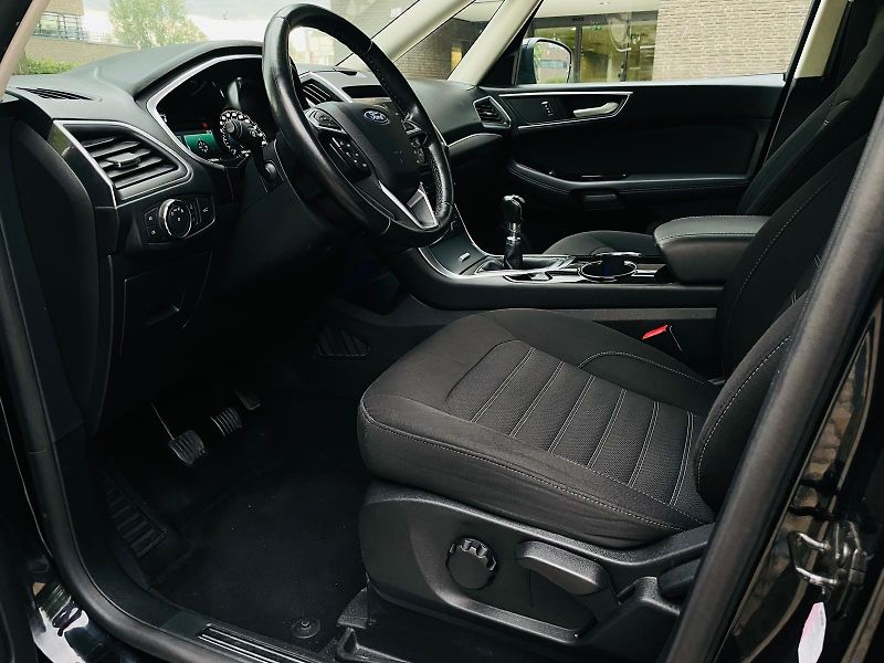 Ford Galaxy 2.0TDCi MANUÁL 7MÍST TAŽNÉ - fotka 29 z 53