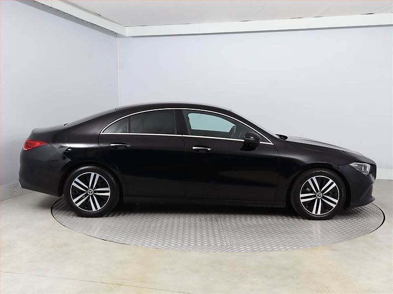 Mercedes-Benz CLA (2022) 200 d - fotka 6 z 20