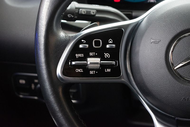 Mercedes-Benz GLA 200d 4MATIC*KEYLESS*ČR 1.MAJ* - fotka 18 z 46