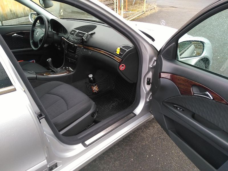 Mercedes-Benz Třídy E 220 CDI - fotka 26 z 32