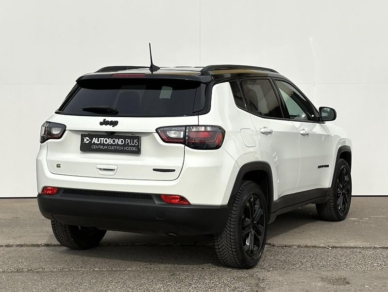 Jeep Compass 1.5 e-Hybrid 96KW Night Eagle - fotka 2 z 22