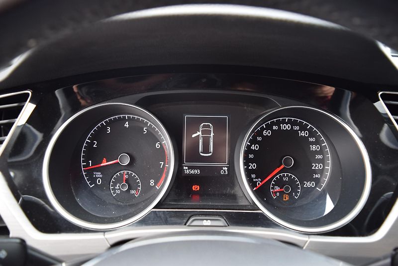 Volkswagen Touran (2017) 1.4TSI 110kw CLBMT 7MÍST TAŽNÉ - fotka 29 z 50
