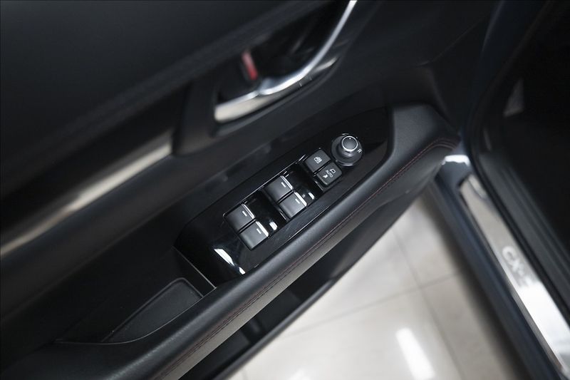 Mazda CX-5 2,5 SKYACTIV-G AWD NAVI KAMERA - fotka 17 z 43