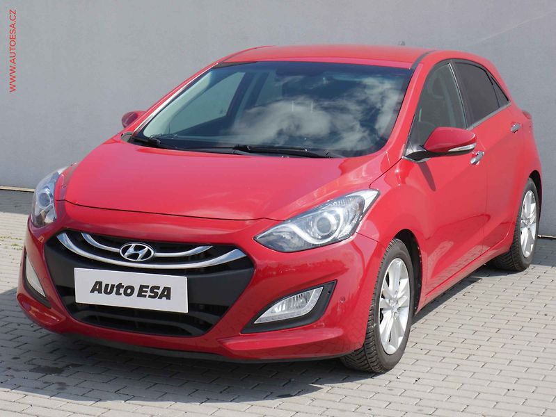 Hyundai i30 (2014) 1.6 CRDI, ČR, AC, výhřev sed. - fotka 3 z 19