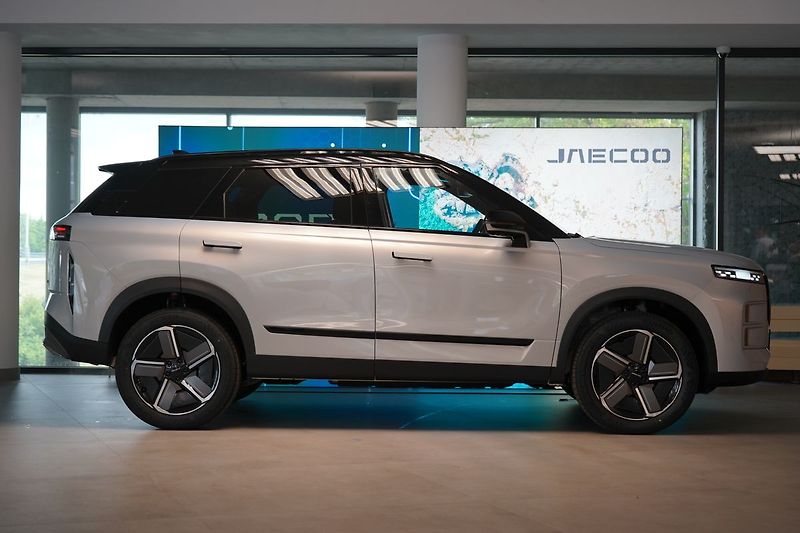 Jaecoo 7 1.6 T-GDI EXCLUSIVE AWD DCT - fotka 5 z 32