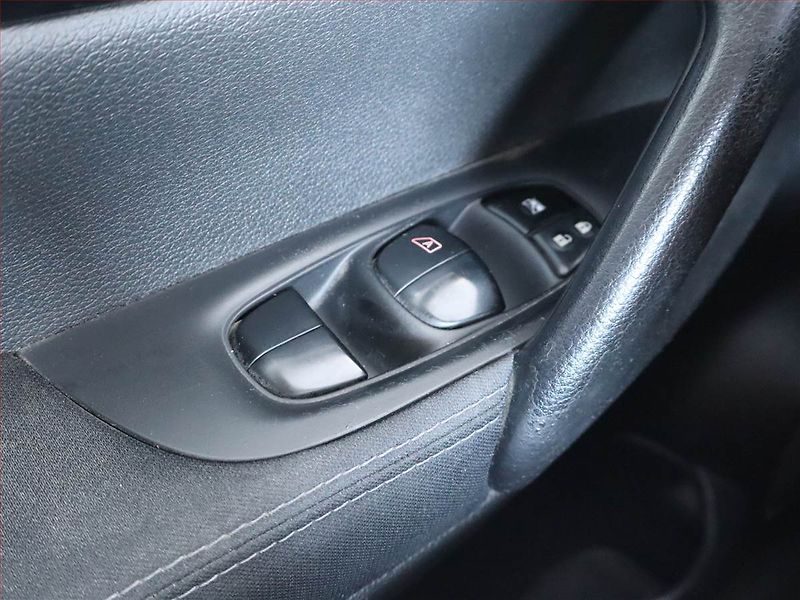 Nissan Qashqai (2015) 1.5 dCi, Navi, Tempomat - fotka 16 z 18