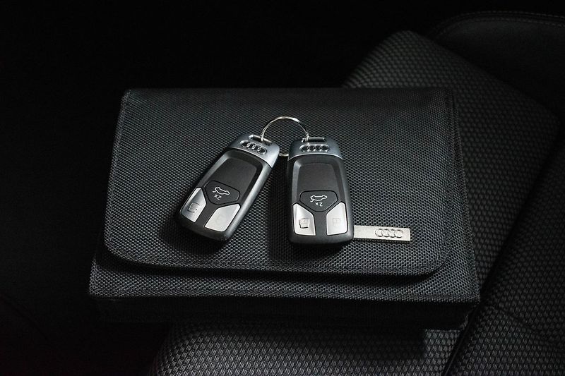 Audi Q5 40 TDI S-LINE* REZERVACE - fotka 33 z 38