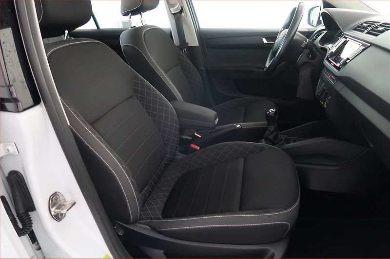 Škoda Fabia (2019) 1.0 TSI, Tempomat - fotka 9 z 15