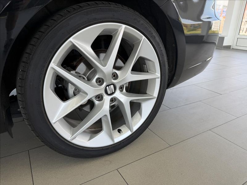 Seat Leon 2,0 TDi, FR-Line, DSG, Navi - fotka 34 z 34