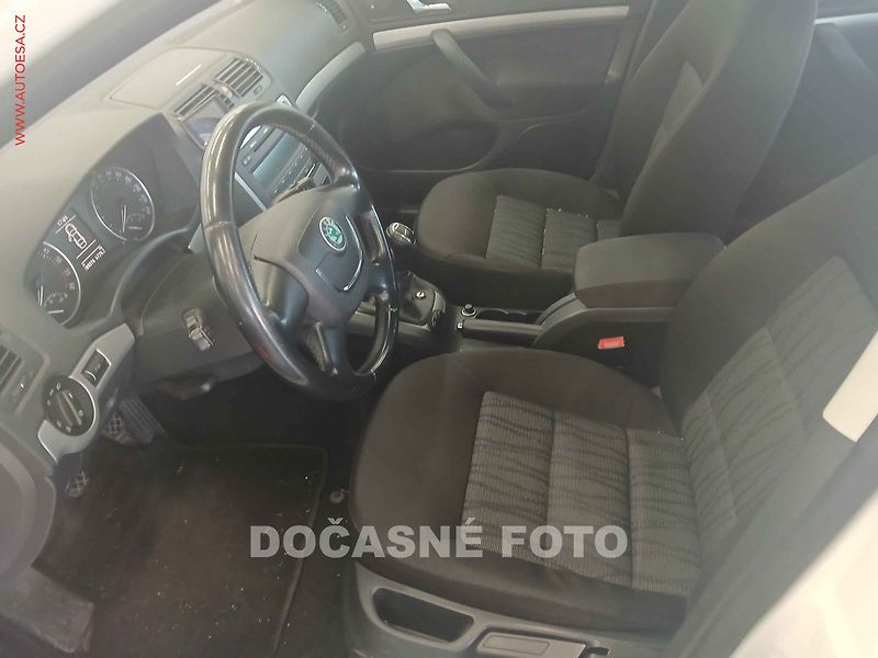 Škoda Octavia (2011) 1.6 TDi, ČR, autoAC - fotka 3 z 3