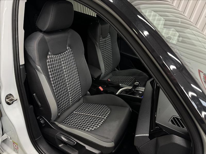 Audi A1 40TFSI 147kW S-LINE - fotka 38 z 40