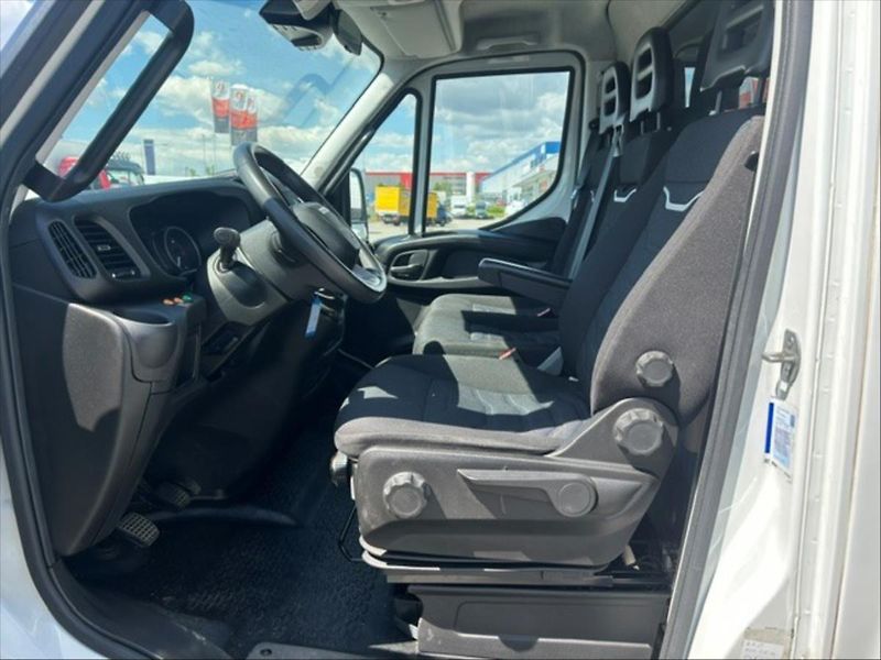 Iveco Daily 3,0 rezervováno  35s18 10EP - fotka 8 z 15